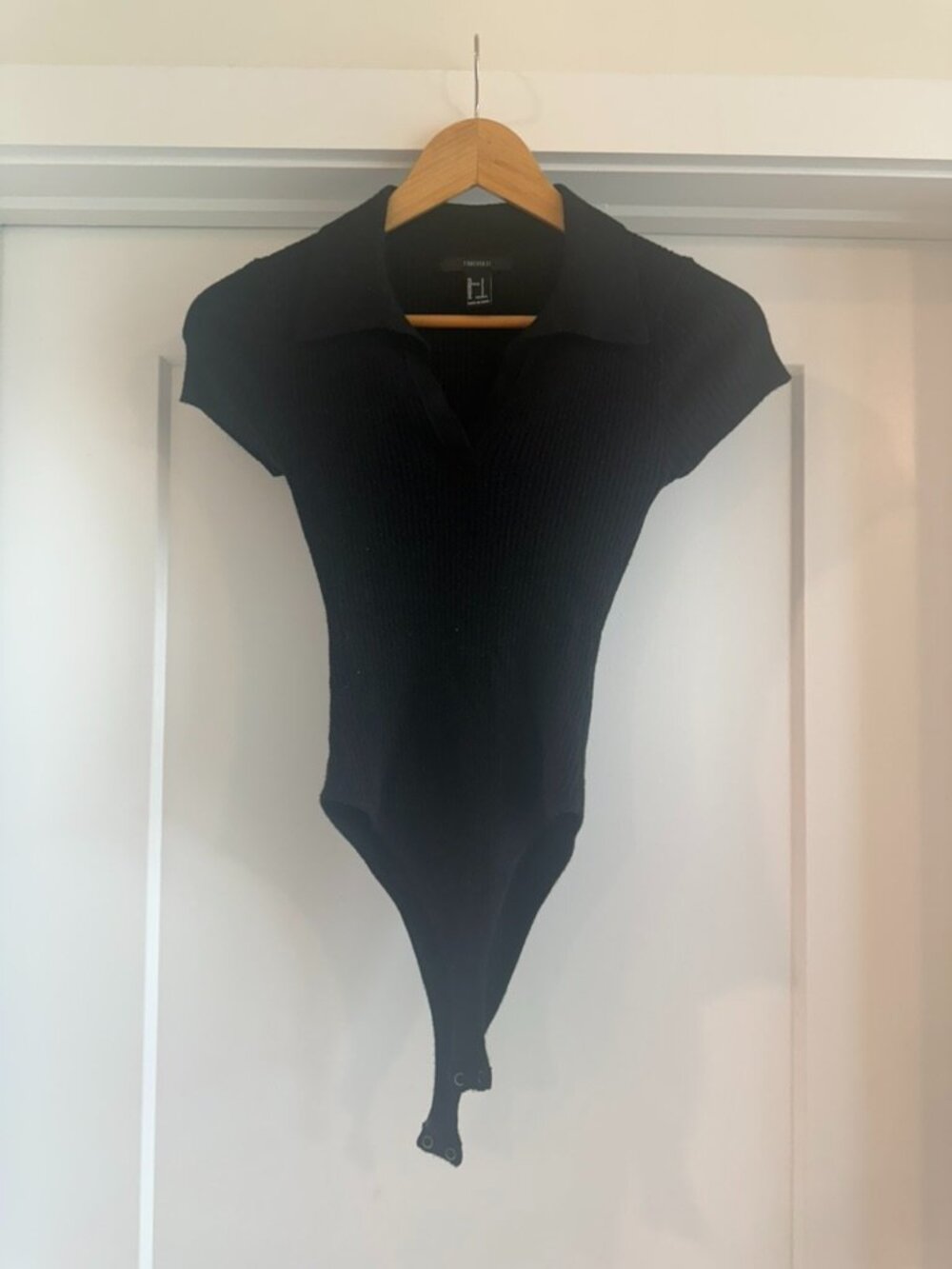 Forever 21 Black Ribbed Collared Bodysuit Women’s Medium